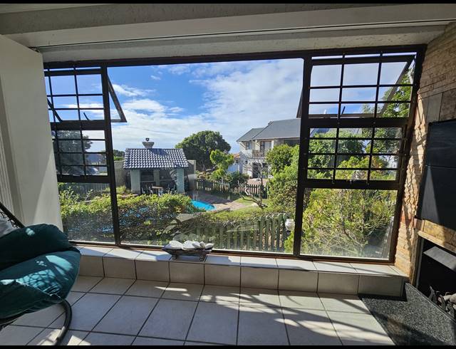 2 BEDROOM APARTMENT FOR SALE IN MOSSEL BAY GOLF ESTATE